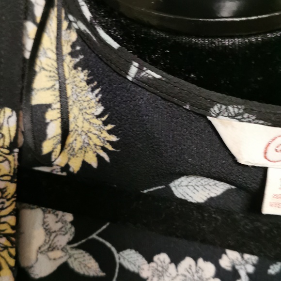 CANDIES Black Floral high/low dress with built in shorts - Picture 4 of 4